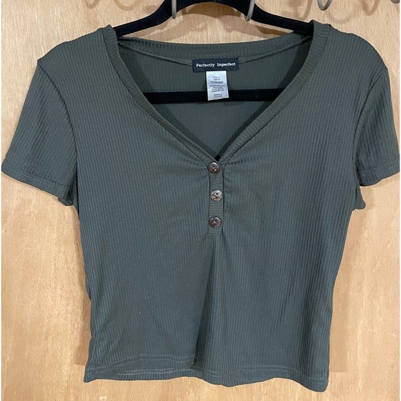 PERFECTLY IMPERFECT-  cropped Henley - Picture 1 of 2